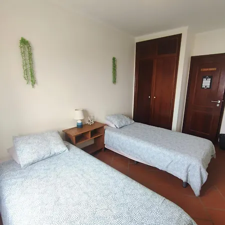 Pksc - Surfers House Affittacamere 3*