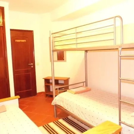 Pksc - Surfers House 3* Peniche