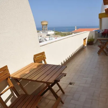 Pksc - Surfers House Affittacamere Peniche