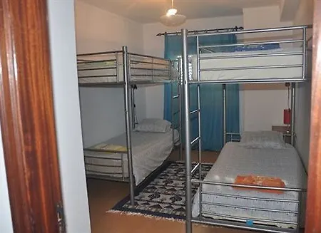 Pksc - Surfers House פניש