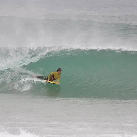 Pksc - Surfers House 3* פניש