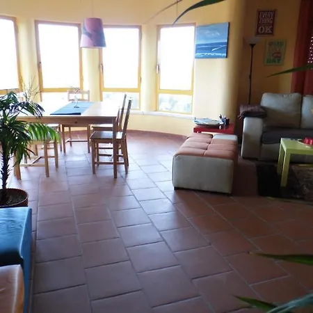 Pksc - Surfers House 3* פניש