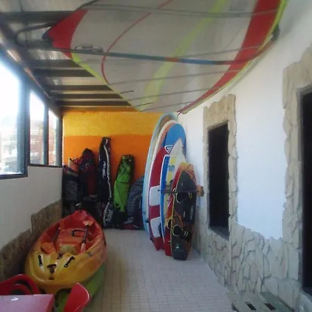 Pksc - Surfers House 3* פניש