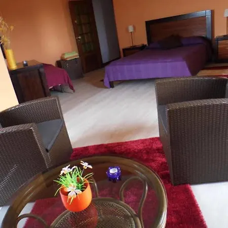 Pksc - Surfers House 3* פניש