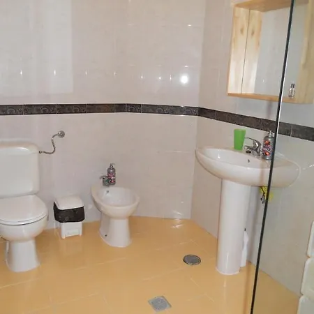 Pksc - Surfers House בית הארחה 3*